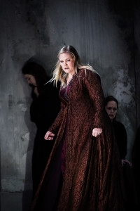 Urpremiär av Daniel Börtz nyskrivna opera Medea 2016 Kungliga Operan. I rollen som Medea Emma Vetter.
